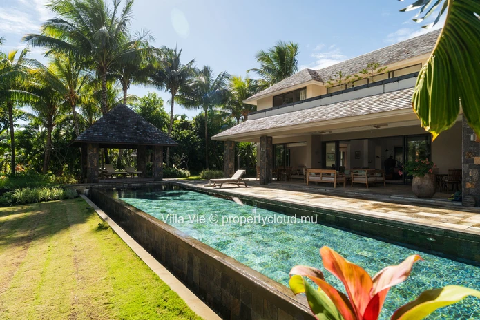 Beau Champ - Magnificent 5-bedroom villa with private pool