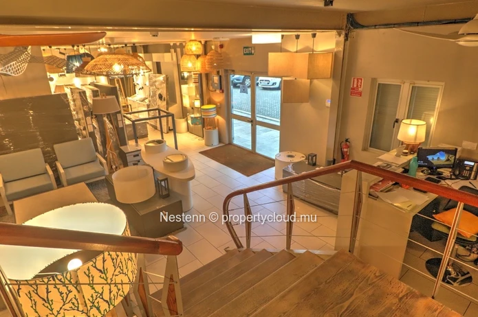Exceptional commercial space