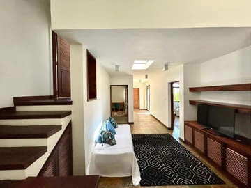 5 Bedroom Villa