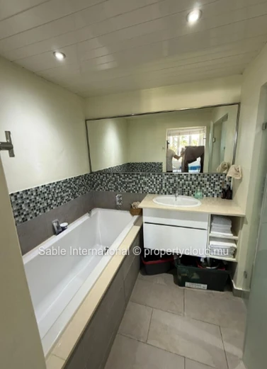 Luxurious Beachfront Penthouse in Péreybère with Easy Sea Acess and Resort-style Amenities! 