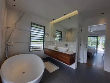 5 Bedroom Villa