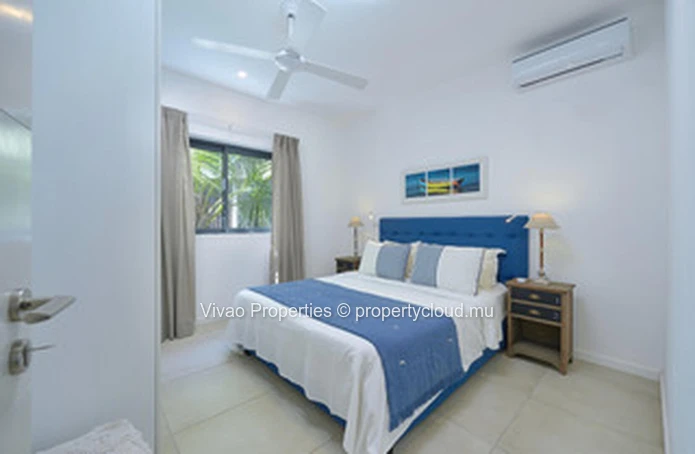 Cozy apartment accessible to foreigners for sale in Pointe aux Canonniers, 131m², 3 bedrooms, shared pool, garden, se...