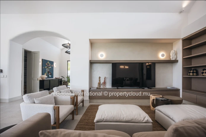 Luxury Short-Term Rental Villa in Mont Choisy Golf - 4 bedrooms and pool