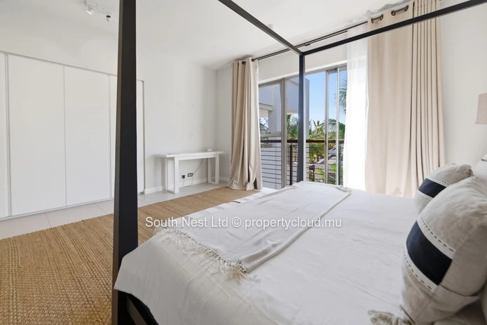 Penthouse de Luxe avec Accès Privé à la Baie de Merville