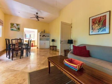 6 Bedroom Villa