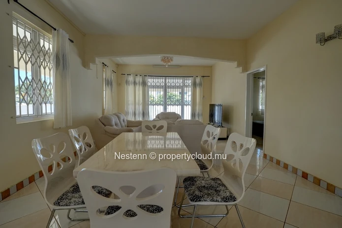 Charmante maison traditionnelle de 280 m² avec 4 chambres