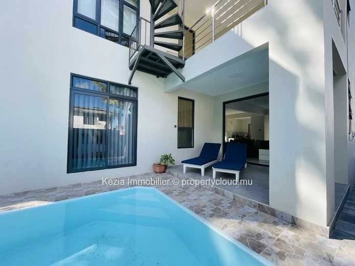 Contemporary Villa With Pool