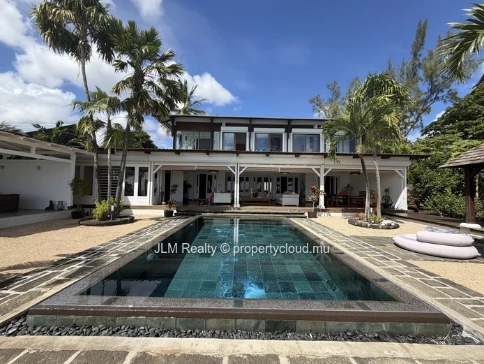 Exceptional Beachfront Villa for rent in Tamarin, Mauritius