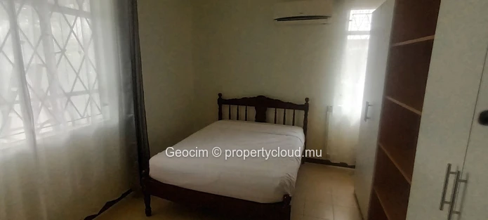 Quatre Bornes Morc St Jean close to Trianon's Metro Express station. Fully furnished 3 bedrooms ground floor flat. Te... (Sole Mandate)