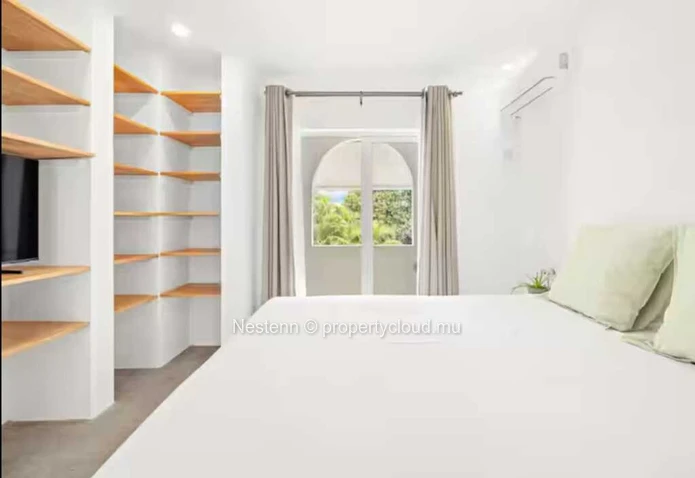 Charming and bright 4 bedroom semi-detached villa