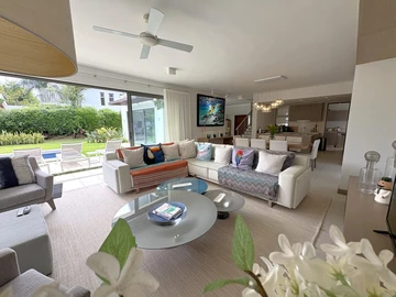 4 Bedroom Villa