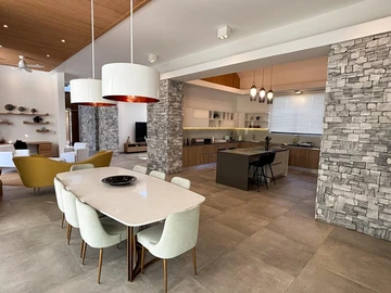 4 Bedroom Villa