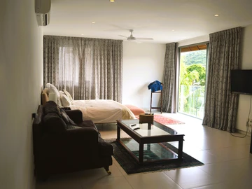 5 Bedroom Villa
