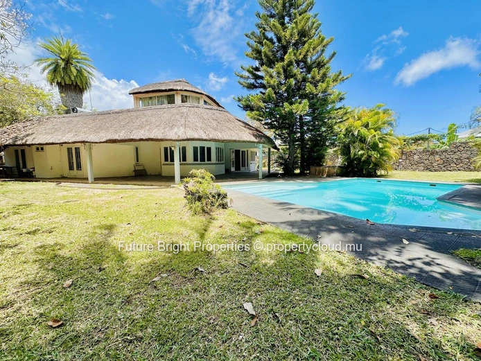 Le Charme Tropical d’une Grande Maison Créole à Grand Baie