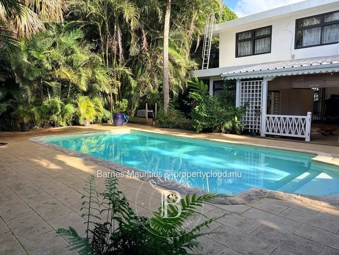 QUATRE-BORNES - Charmante maison familiale avec piscine- 4 chambres