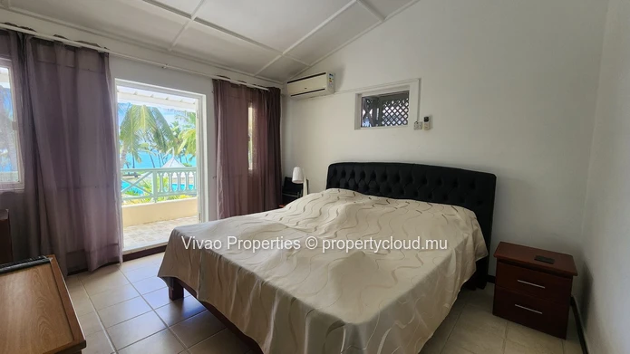 Duplex pieds dans l'eau à louer entièrement meublé à Belle Mare – 3 chambres avec piscine commune