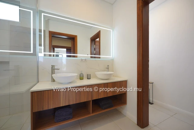 Superbe appartement de 3 chambres à Pointe aux Canonniers avec piscine commune et prestations haut de gamme – 650 000 €