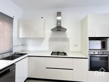 4 Bedroom Townhouse, Duplex