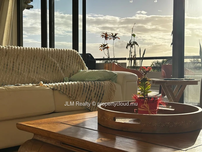 Superbe penthouse à louer à deux pas de la plage de La Preneuse, Rivière Noire, Île Maurice