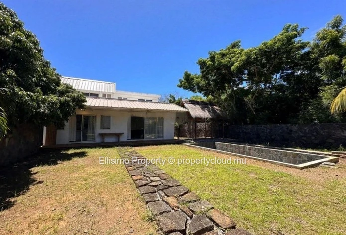 For Rent – Modern 3-Bedroom Villa with Private Pool in Calodyne 