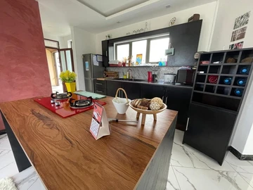 Stunning Coastal Oasis 