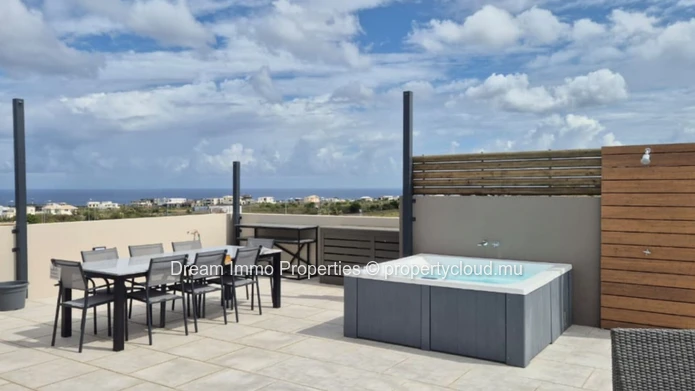 Location Superbe Penthouse Vue Mer & Montagne A Flic En Flac – Ile Maurice