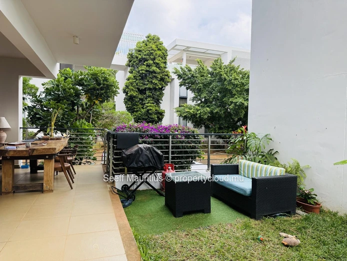 Élégant Appartement Rez-de-Jardin 2,5 Chambres avec Jardin Privatif – Azuri 