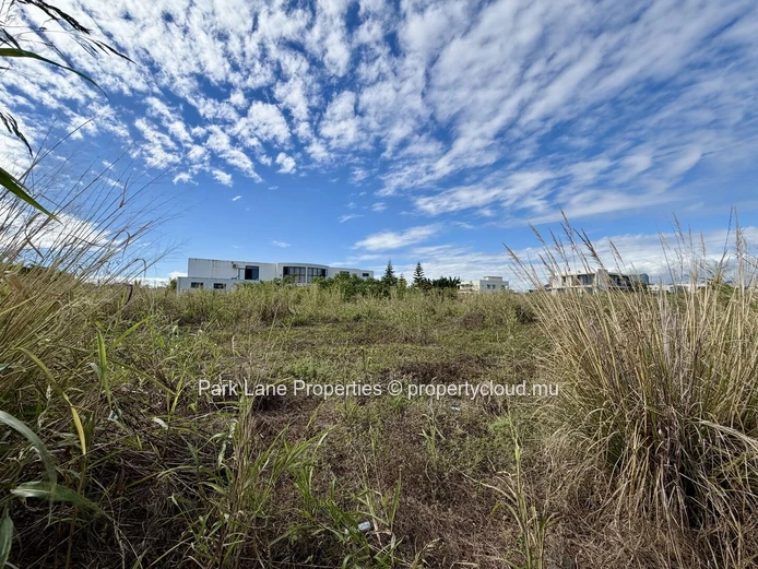 Beau terrain dans Magenta Parkside