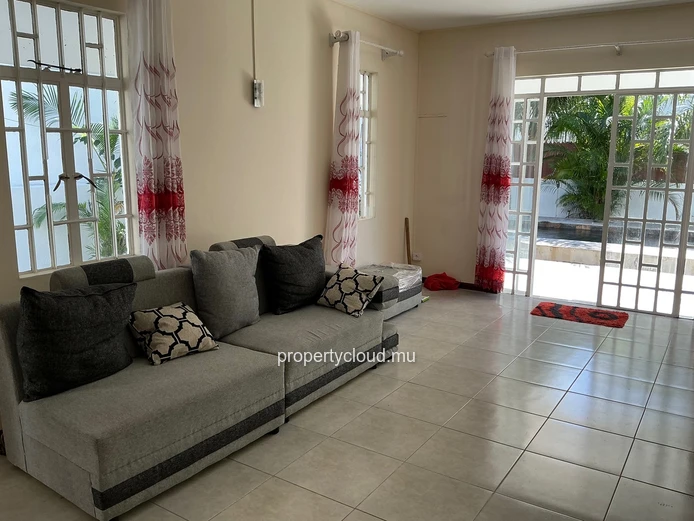 FOR RENT – Elegant 5-Bedroom Family Villa in Pereybère