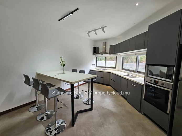 À Louer – Townhouse, Ava La Perle