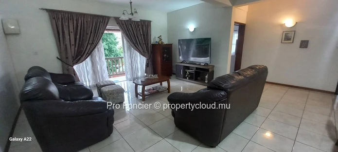 Apartment for rent in Quatre-Bornes - Spacious and bright apartment available for short- or medium-term rental, ideal...