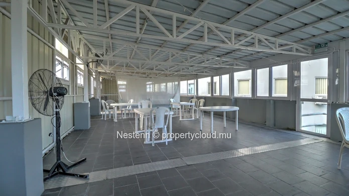 Office space of 371.61 m² 