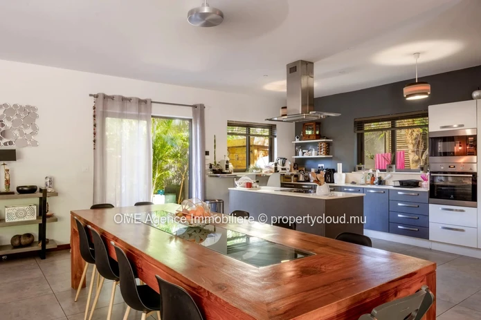LA PRENEUSE - Your private oasis: Stunning 5-bedroom villa