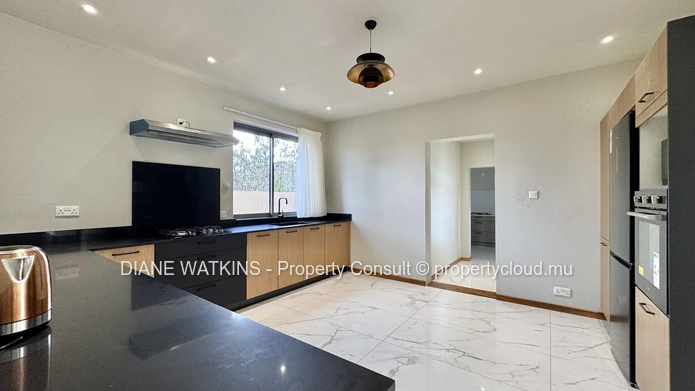 Contemporary 4-Bedroom House with Private Pool for Rent in Flic en Flac