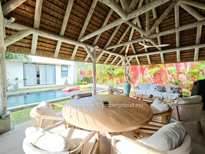 À Vendre – Villa De Plain-Pied Meublée - Résidence Sécurisée À Grand Baie