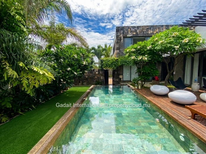 Long-Term Rental in Cap Malheureux – 4-Bedroom Villa with Pool Just Steps from the Sea