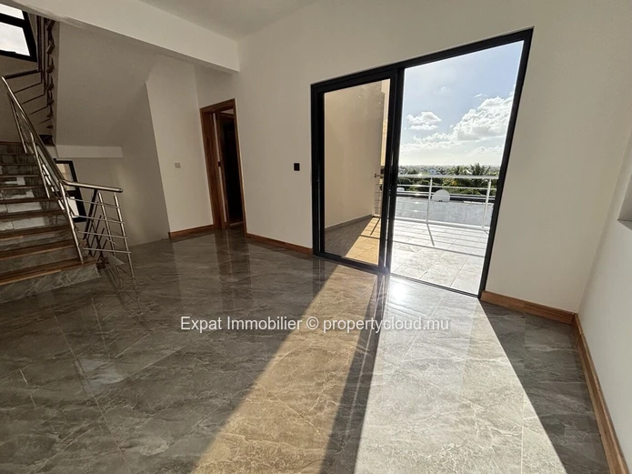 Villa Neuve 4 Chambres Non Meublée Avec Piscine Privée – Vale