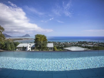 5 Bedroom Villa