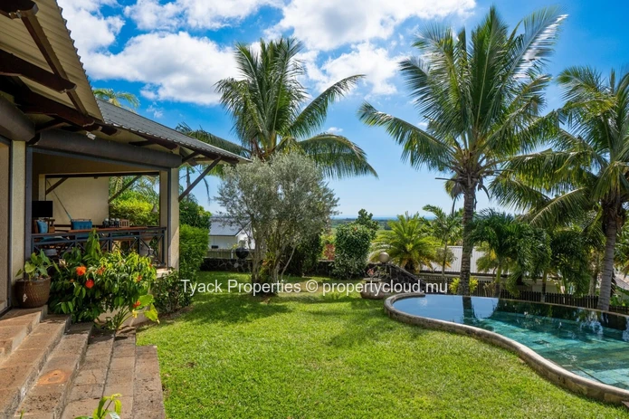 Villa de luxe à vendre ou à louer au Domaine de Belle Vue avec vue panoramique sur les îles du Nord