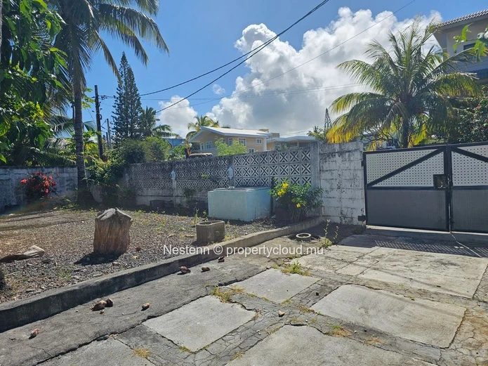 Opportunité en bord de mer sur un terrain de 448 m² en pleine propriété