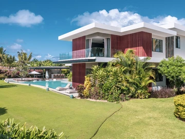 5 Bedroom Villa