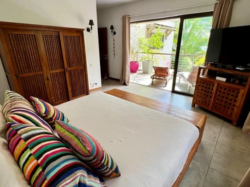 5 Bedroom Villa