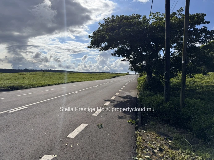 Opportunité Rare : Terrain de 1 055 m² de Premier Choix à Vendre à Bois Chérie – 2.8 Millions de roupies Seulement !