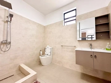 4 Bedroom Villa