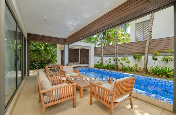 GRAND BAIE - Townhouse with 3 bedrooms en suite, sea access, swimming pool
