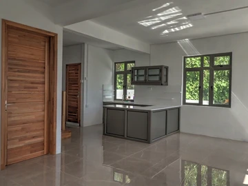 Modern single-storey villa 