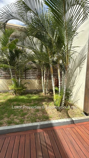 Flic en Flac | Duplex for Rent (cats only)