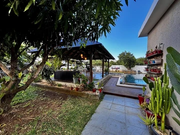 4 Bedroom Villa