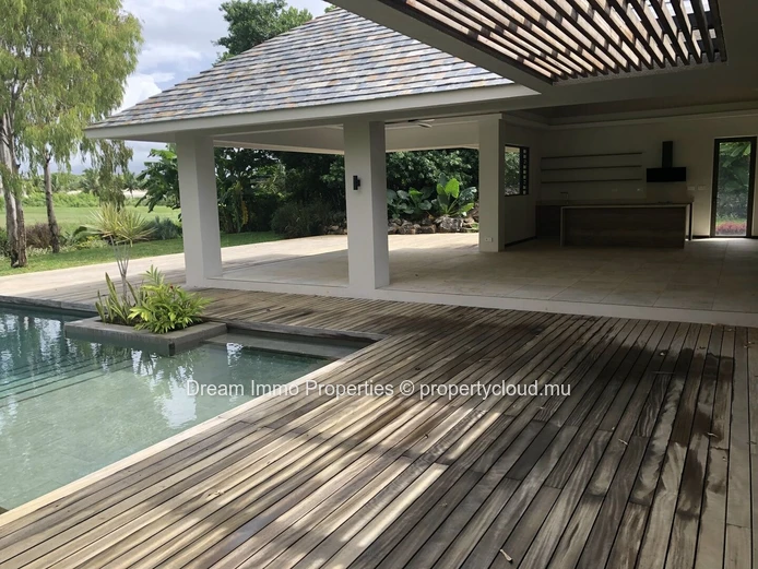 Somptueuse villa 4 chambres avec vue golf & montagne à Anahita – Ile Maurice