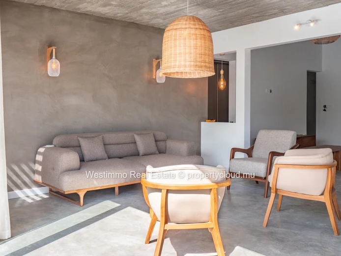 New villa with swimming pool in a secure residential area